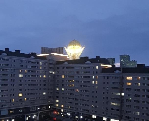 25 Вид На Байтерек Для 1-4 Человек С Кроватью И Раскладным Диваном Astana Exteriör bild